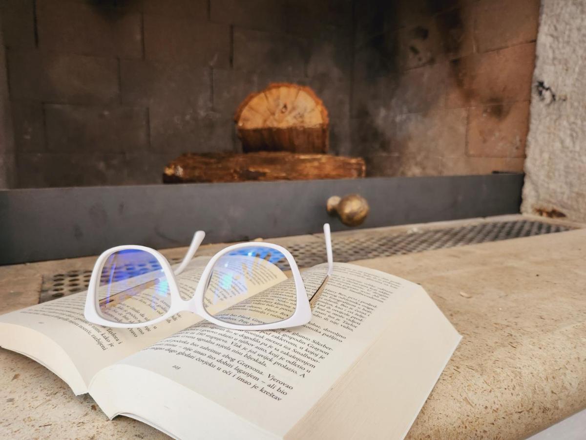 Kuca Za Odmor Capella Villa Stuti Bagian luar foto