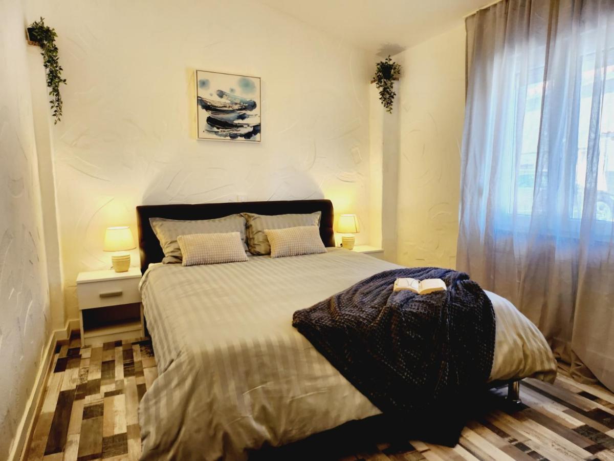 Kuca Za Odmor Capella Villa Stuti Bagian luar foto
